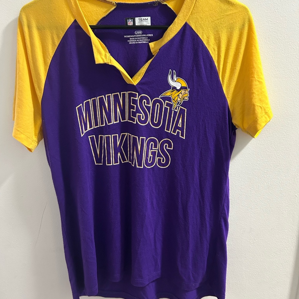 Minnesota Viking Women's T- Shirt NFL Licensed, Size Large